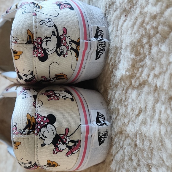 Rare Vans X Disney Minnie Mouse Slip-on Sneakers 🖤🐭💗 - Picture 6 of 16
